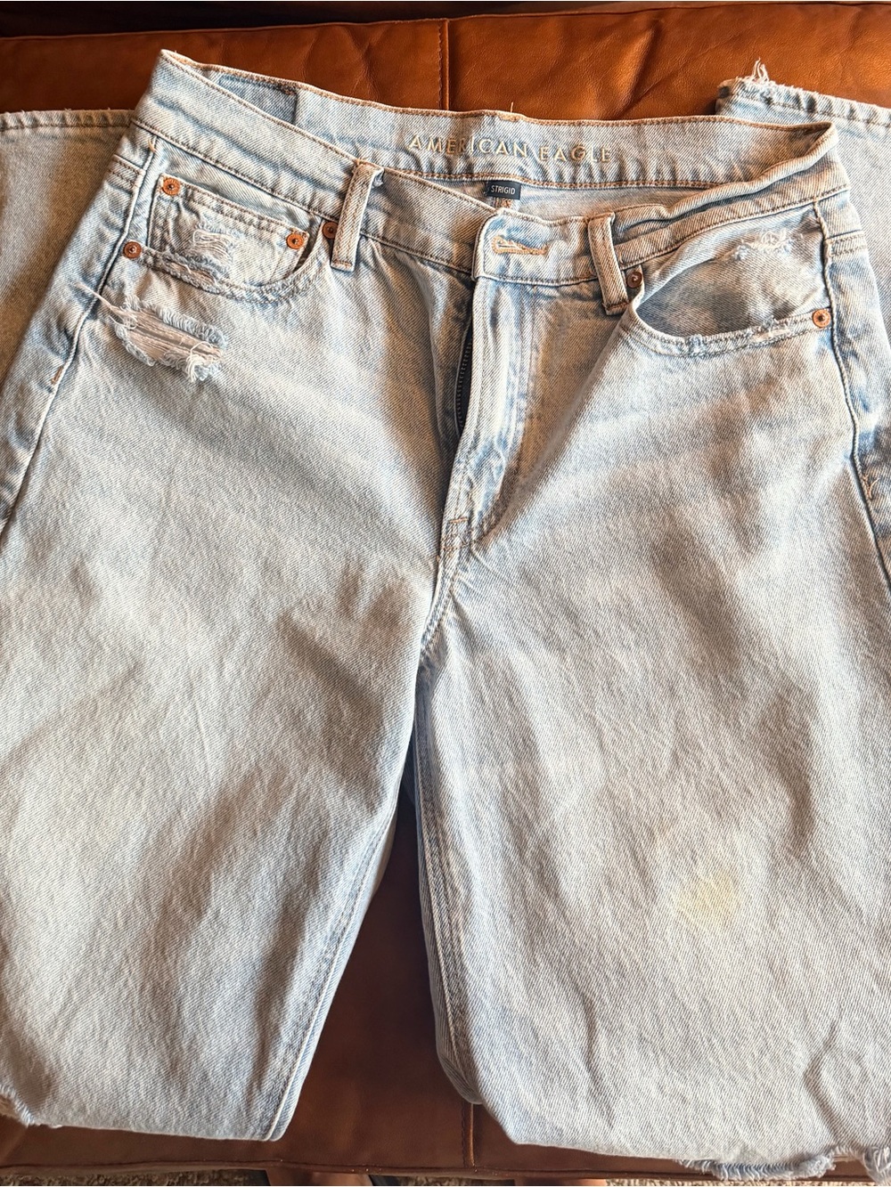 American Eagle Outfitters Light Blue Distressed High-Rise Jeans - Picture 4 of 5